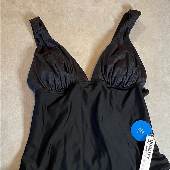New Cupshe Classic Black Swimsuit. Large. One piece. - Picture 2 of 7